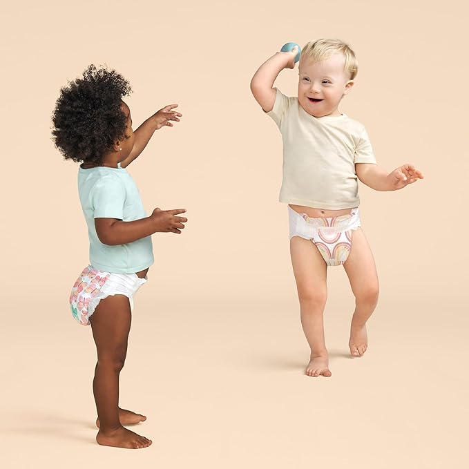The Honest Company Clean Conscious Diapers for Delicate Skin | Up to 100% Leakproof | Hypoallergenic, Fragrance Free | Girl Prints | Club Box, Size 5 (27+ lbs), 44 Count (Prints May Vary)
