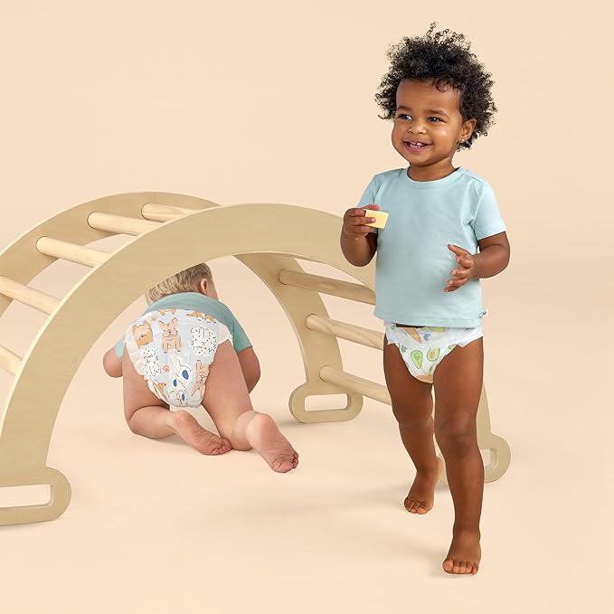 The Honest Company Clean Conscious Diapers for Delicate Skin | Up to 100% Leakproof | Hypoallergenic, Fragrance Free | Gender Neutral | Club Box, Size 6 (35+ lbs), 40 Count (Prints May Vary)