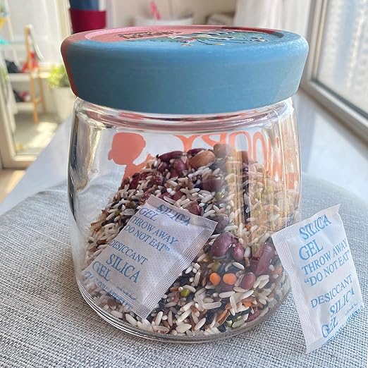 Food Grade Silica Gel Desiccant Packets, 2 Gram 250Pcs Desiccant Packs for Moisture Control, Rechargeable Silica Gel Packets Moisture Absorbers for Storage